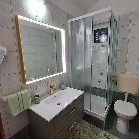 Ana Apartamento *
