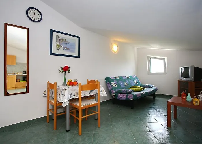 Ana Apartamento *